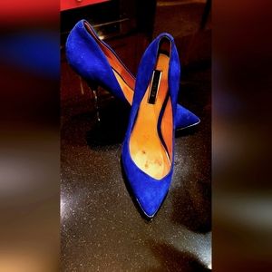 Rachel Zoe blue suede,chrome tipped pumps chrome tipped heels. Pre-owned size 9M